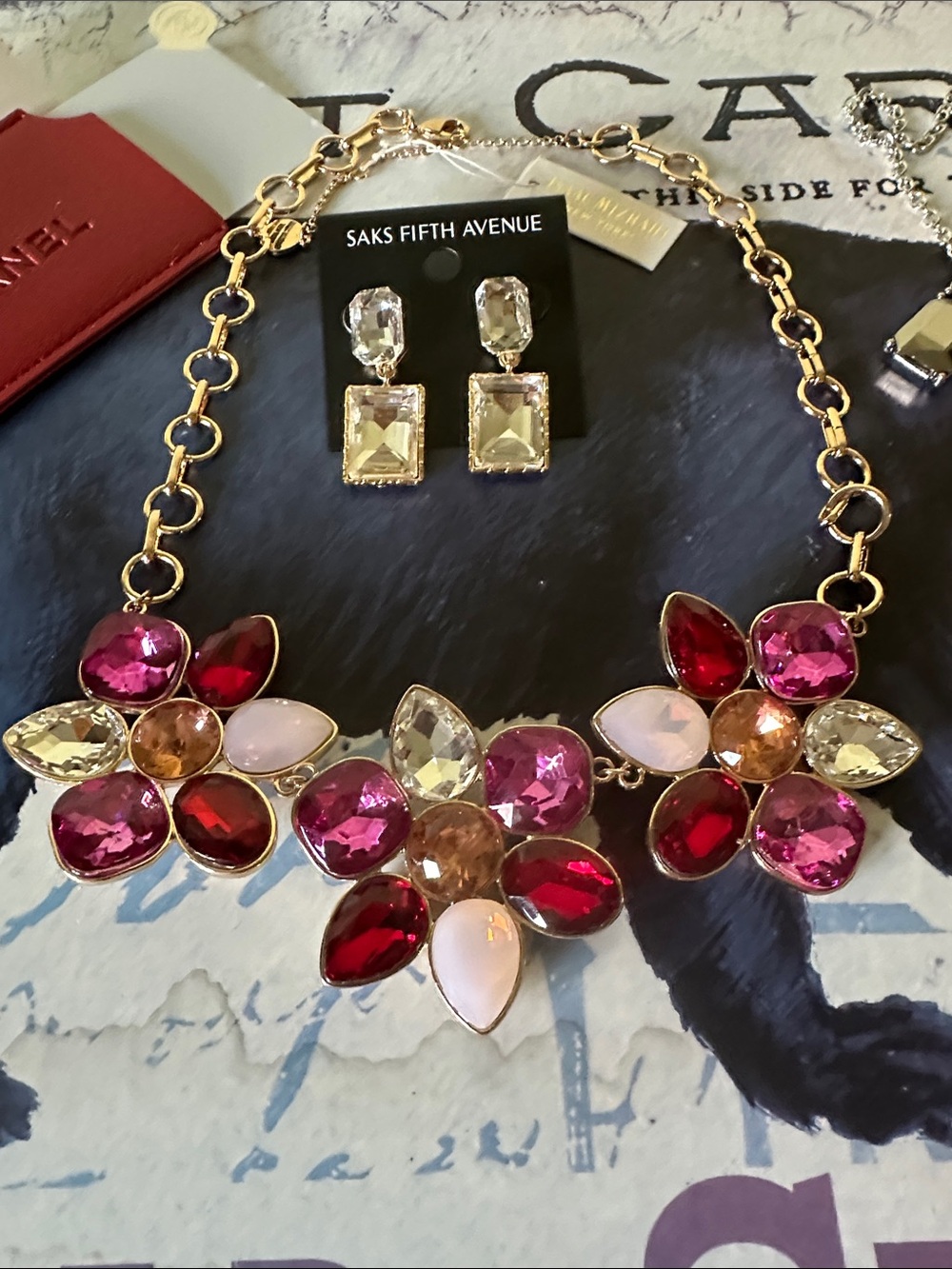 CHANEL GWP, Gold-Tone Necklace with Pink, Red and Clear Gem Flowers - Picture 6 of 7